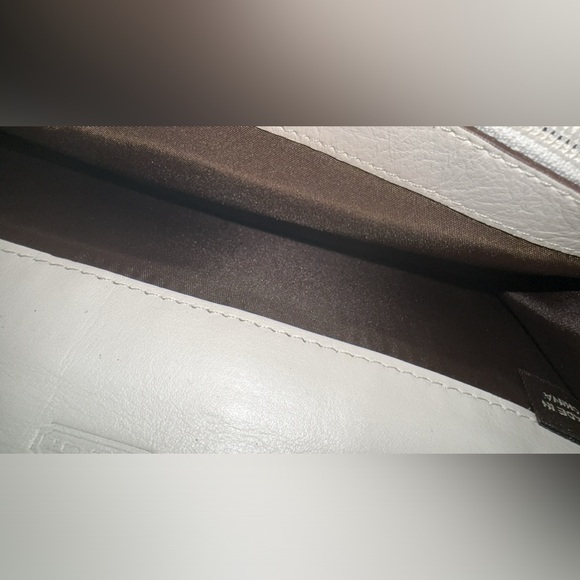 Authentic coach wallet - Picture 2 of 6